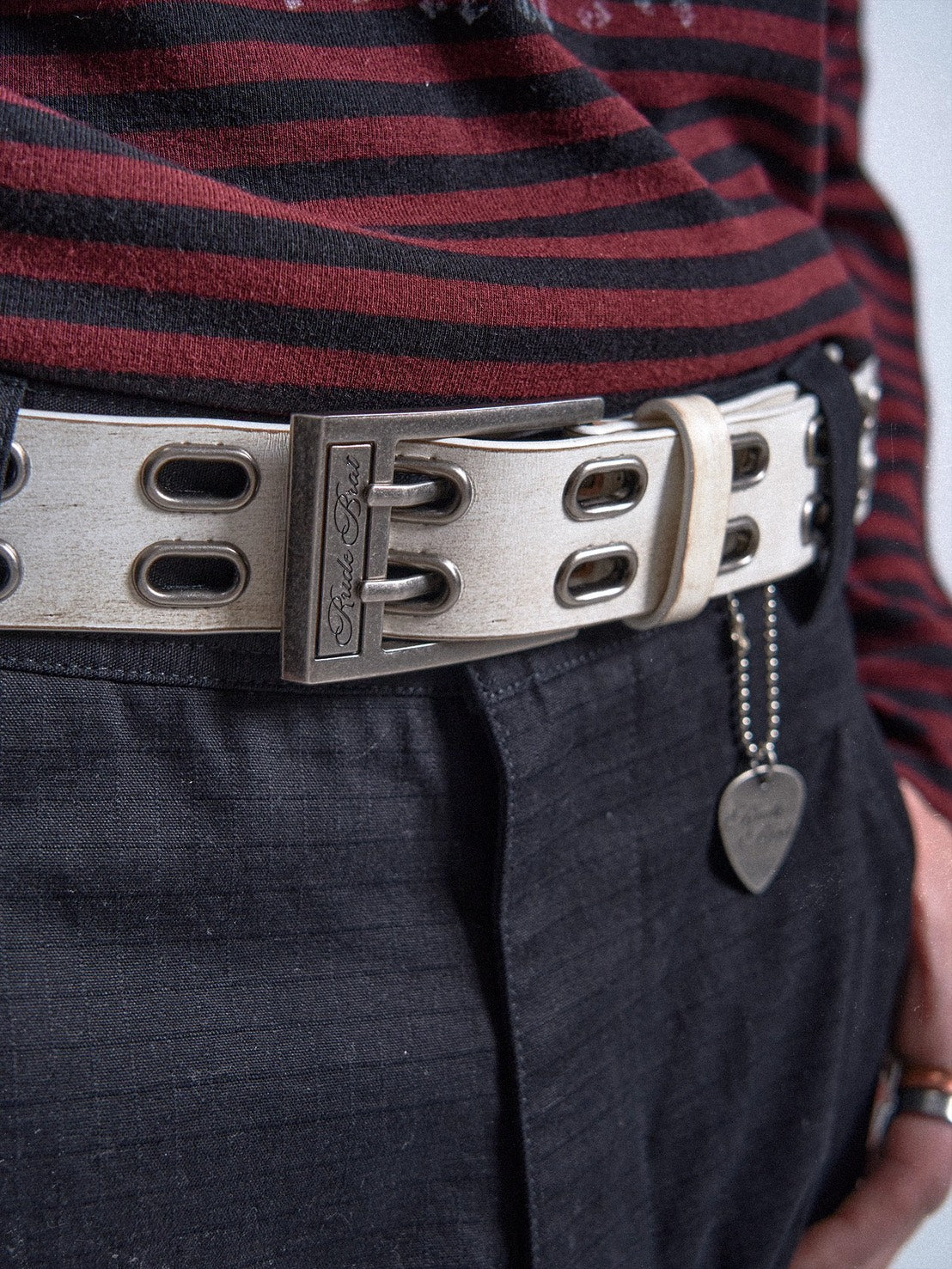 no E mosen Grain Leather Studded Rivet Belt
